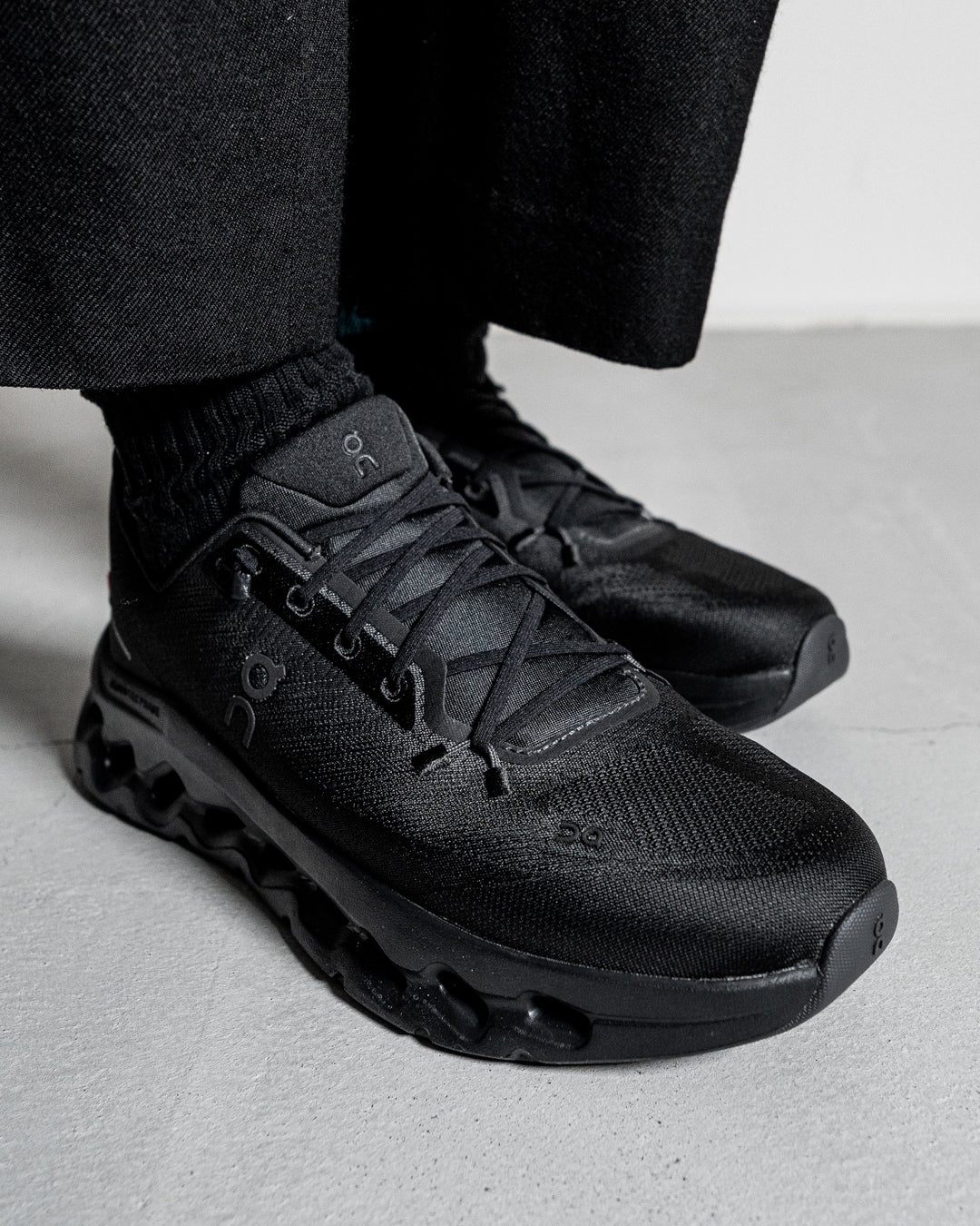 On Cloudtilt Eclipse | Black