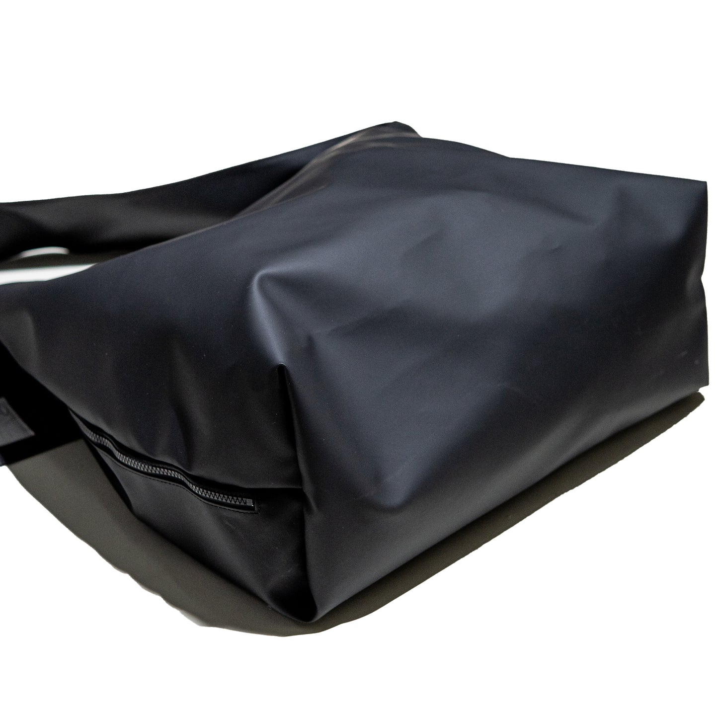 TASUKI SHOULDER <NO.0> Available in avariety of materials.