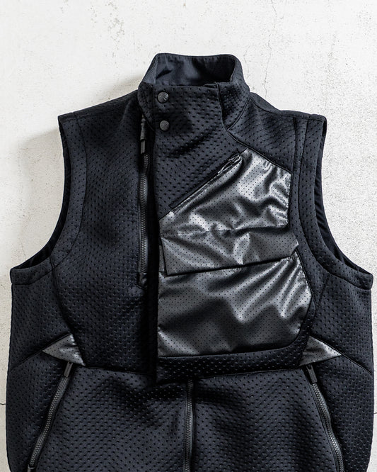 White Mountaineering PUNCHING ASYMMETRY VEST
