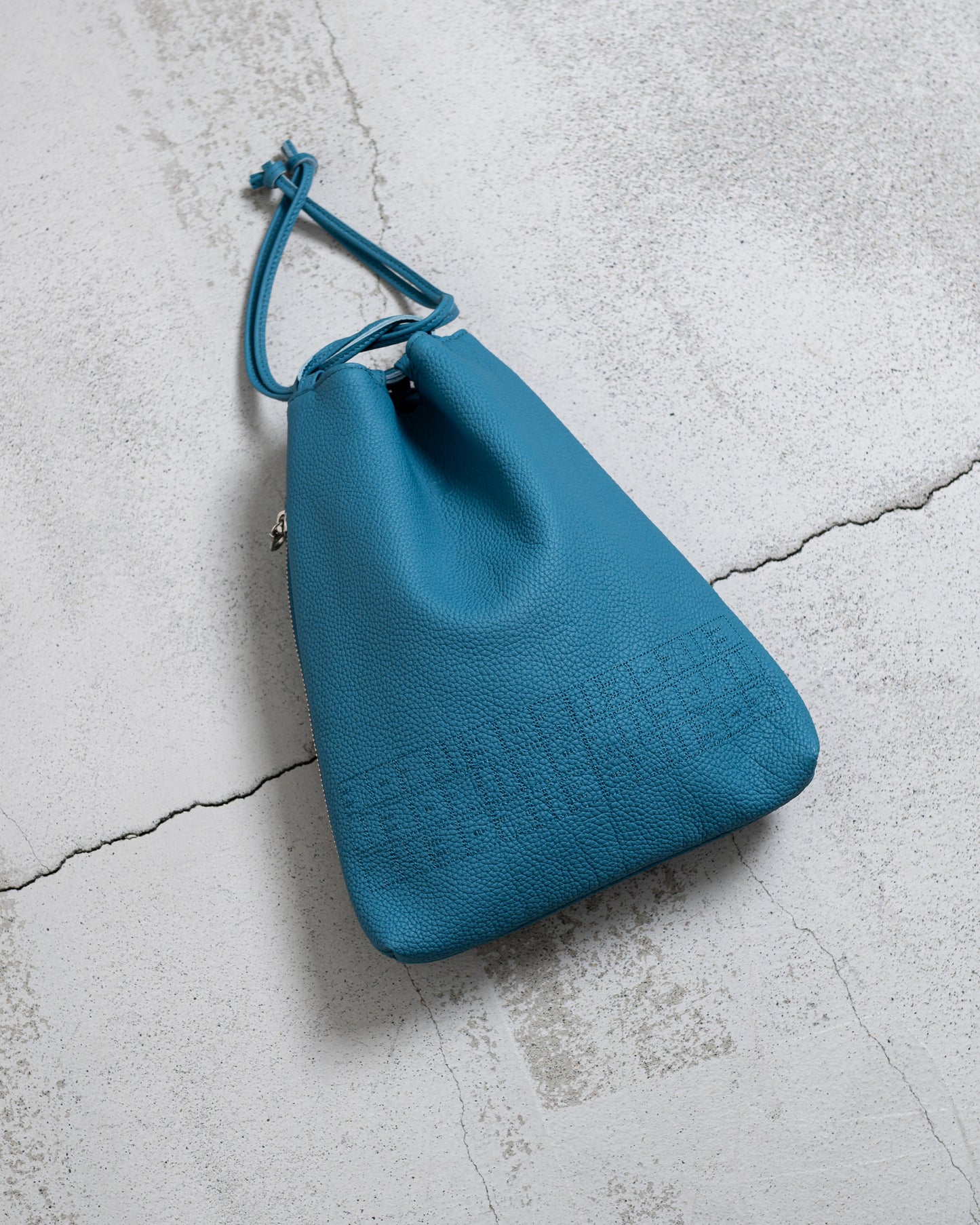KINCHAKU 30 "REINOMONO J.BLUE"