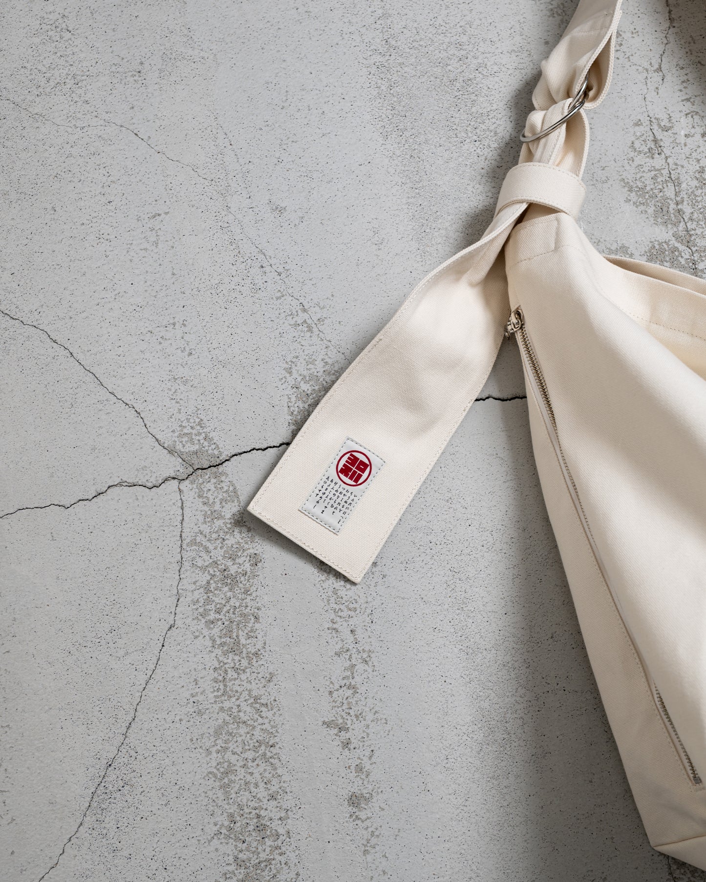 TASUKI SHOULDER "JP CANVAS IVORY AND NAVY" NO.1