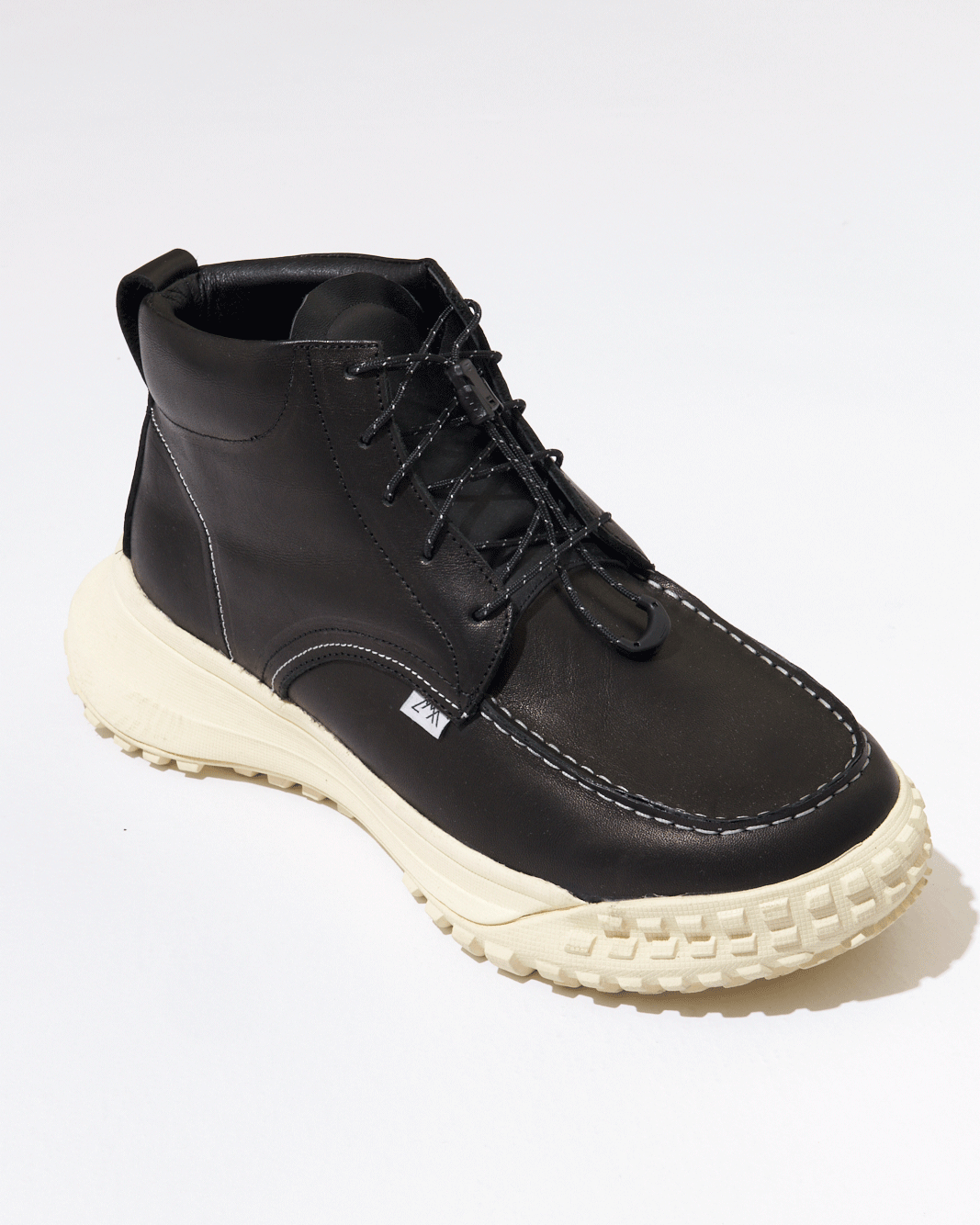 CMF OUTDOOR GARMENT APPROACH 04 SETTER