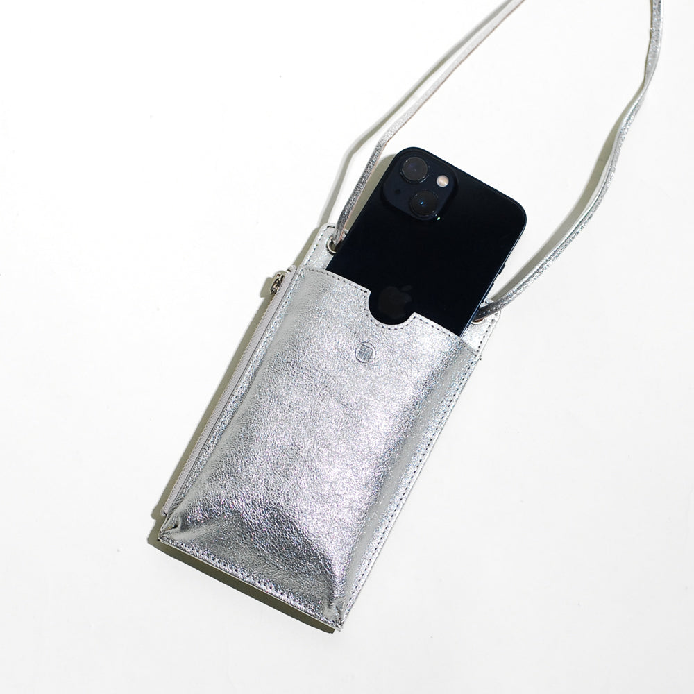 "SOLID STRUCTURED PHONE CASE" AVAILABLE IN THREE VARIATIONS