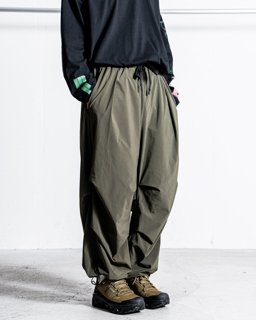 通販] UNTRACE(アントレース) Back tuck flight pants _163 商品ページ