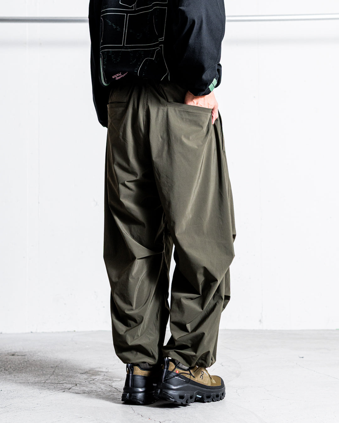 通販] UNTRACE(アントレース) Back tuck flight pants _163 商品ページ