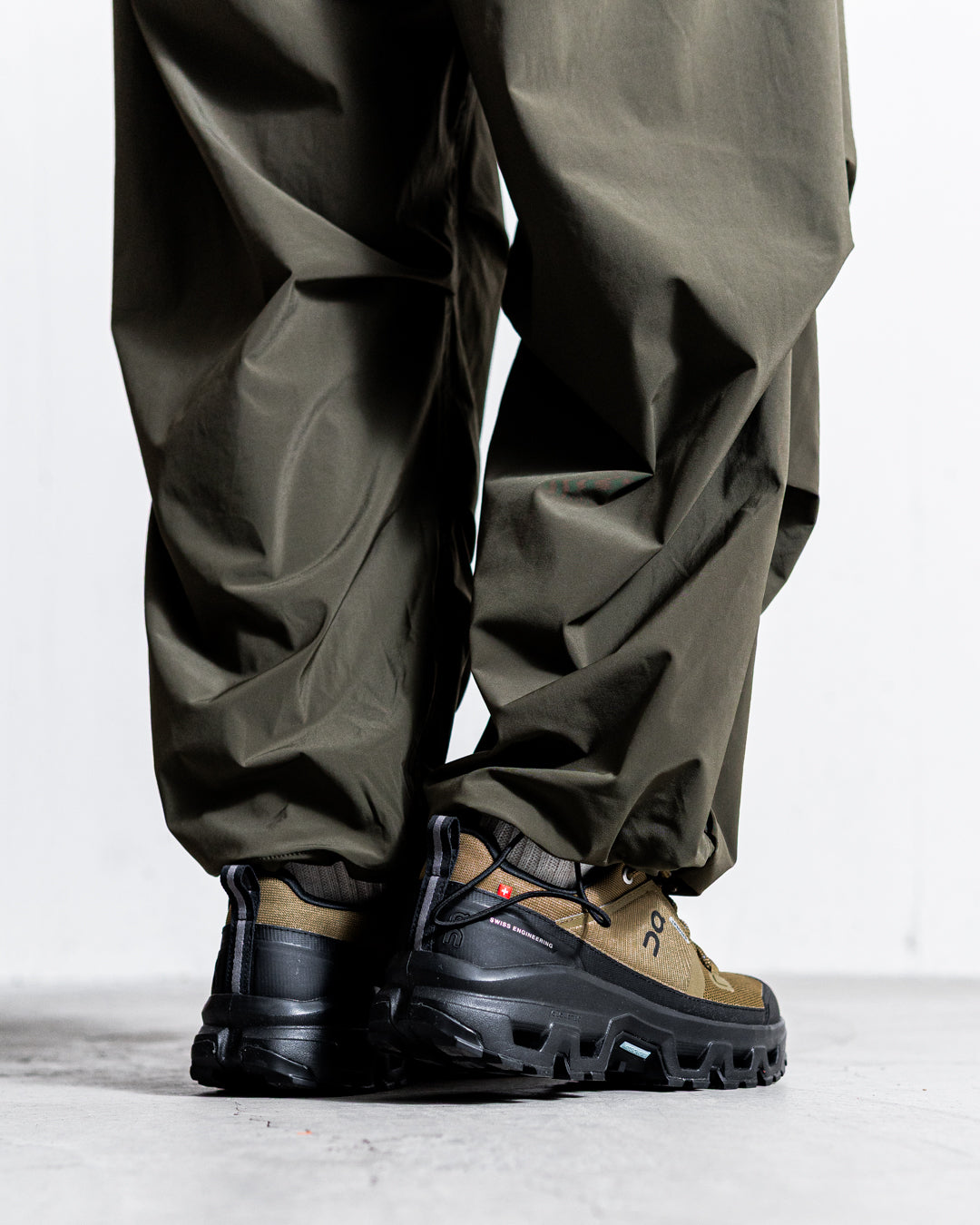UNTRACE Back tuck flight pants _163