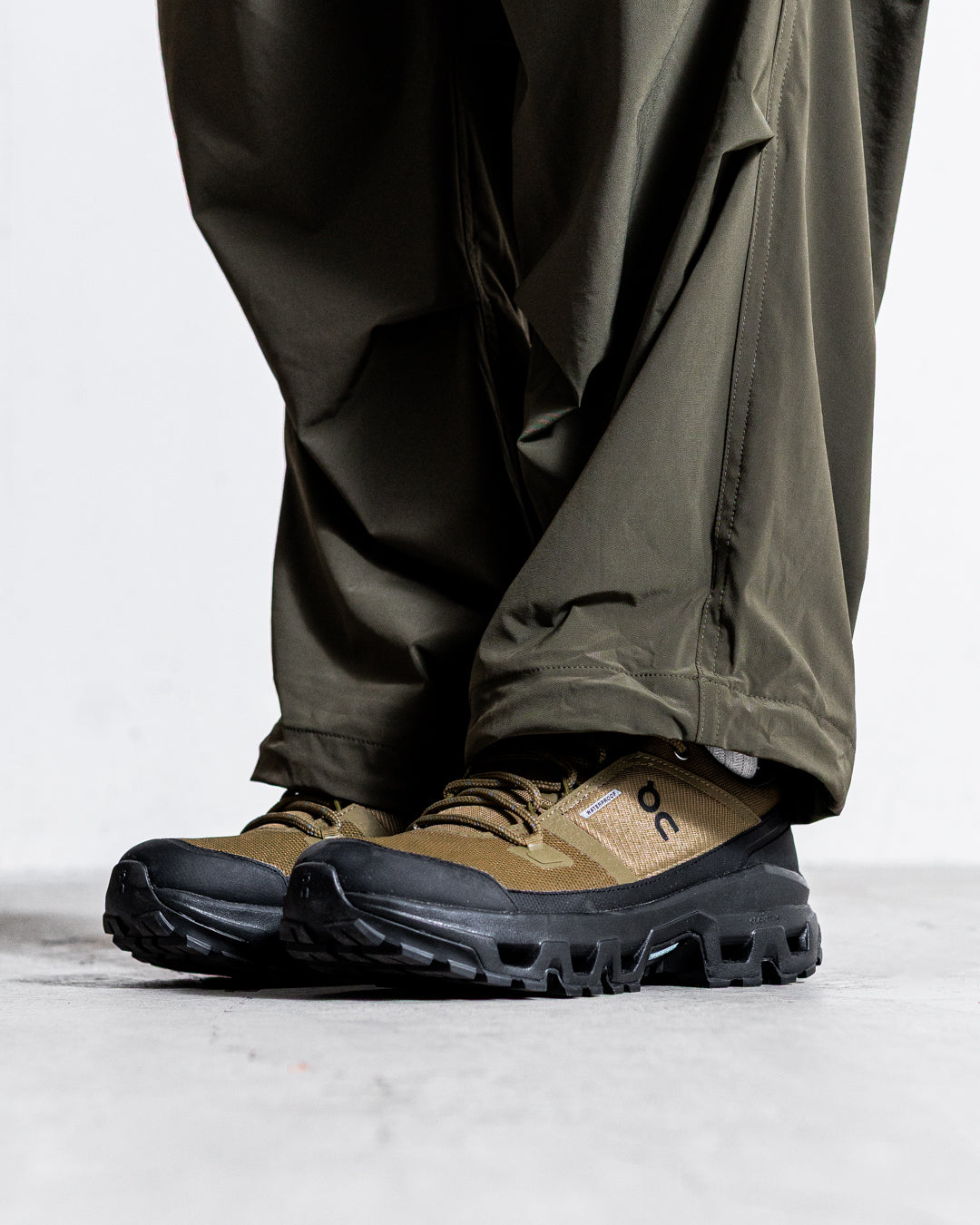 UNTRACE Back tuck flight pants _163