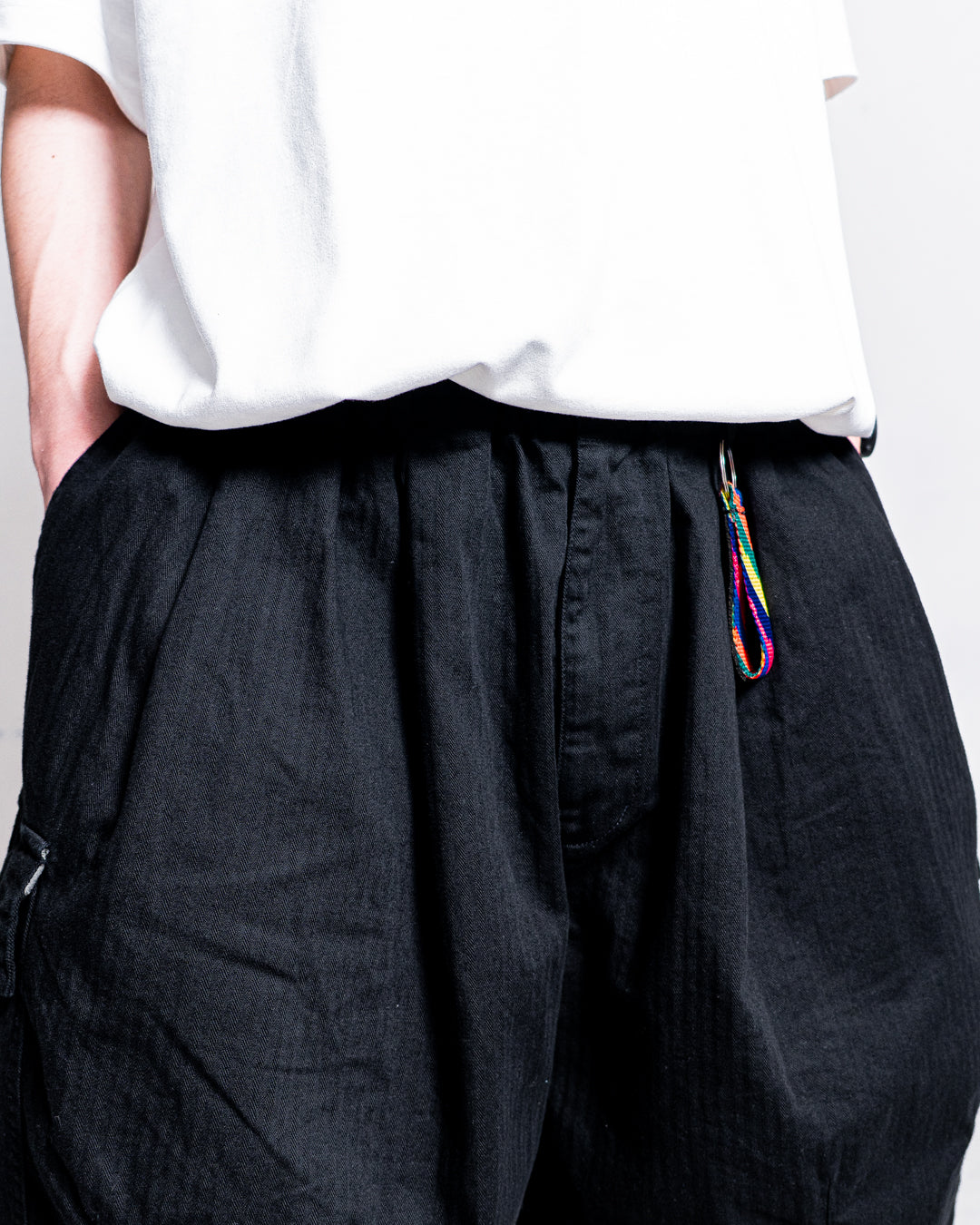 is-ness Herringbone 6-Pocket Shorts