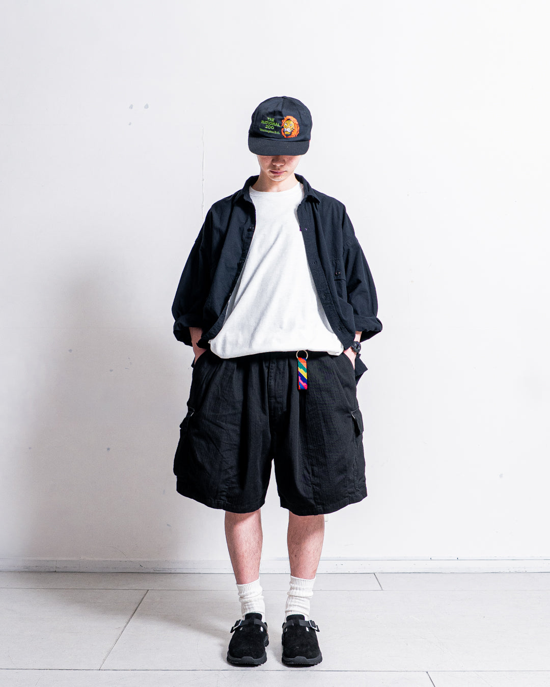 is-ness Herringbone 6-Pocket Shorts
