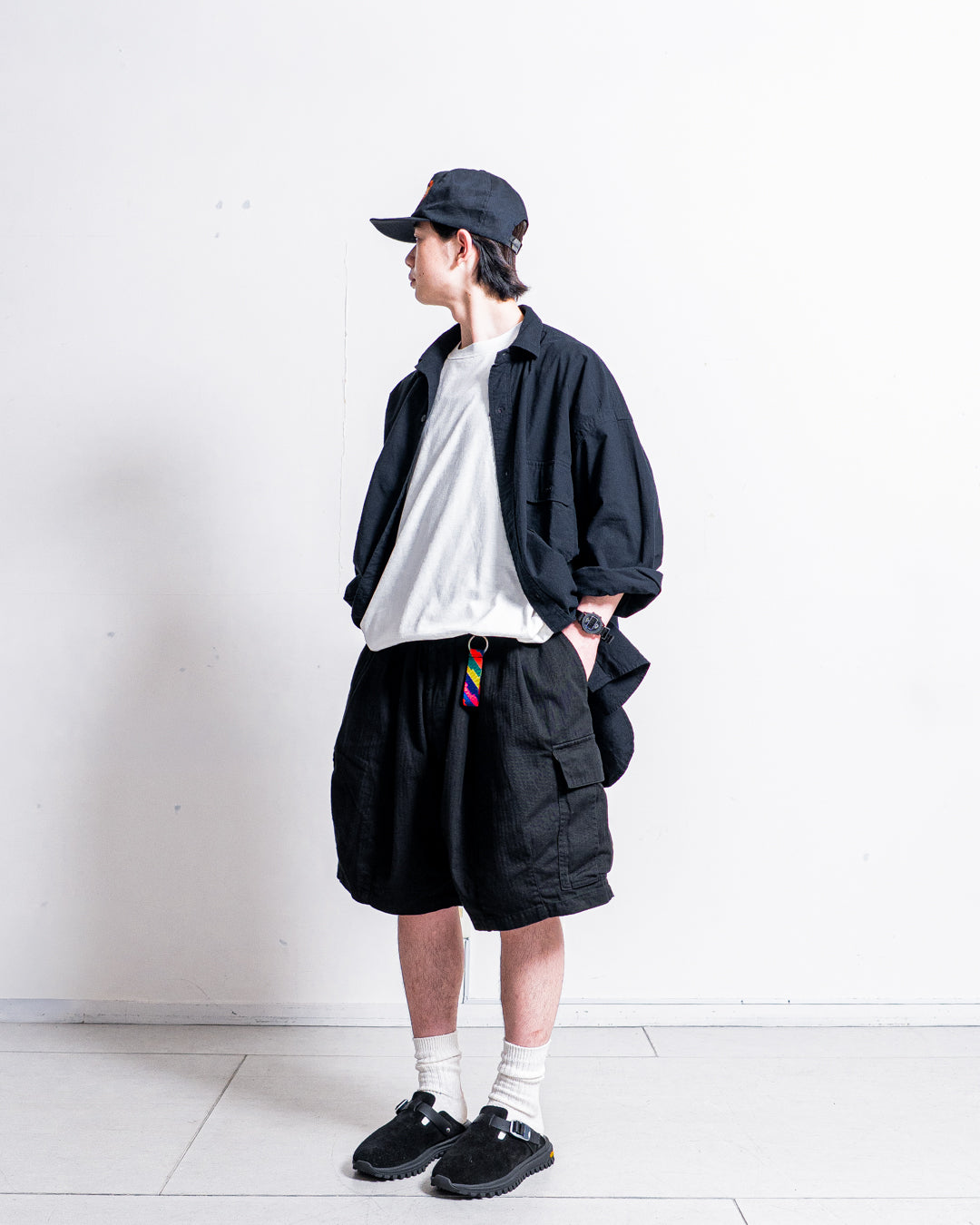 is-ness Herringbone 6-Pocket Shorts