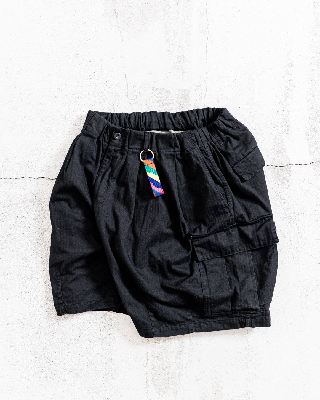 通販] is-ness(イズネス) Herringbone 6-Pocket Shorts 商品ページ