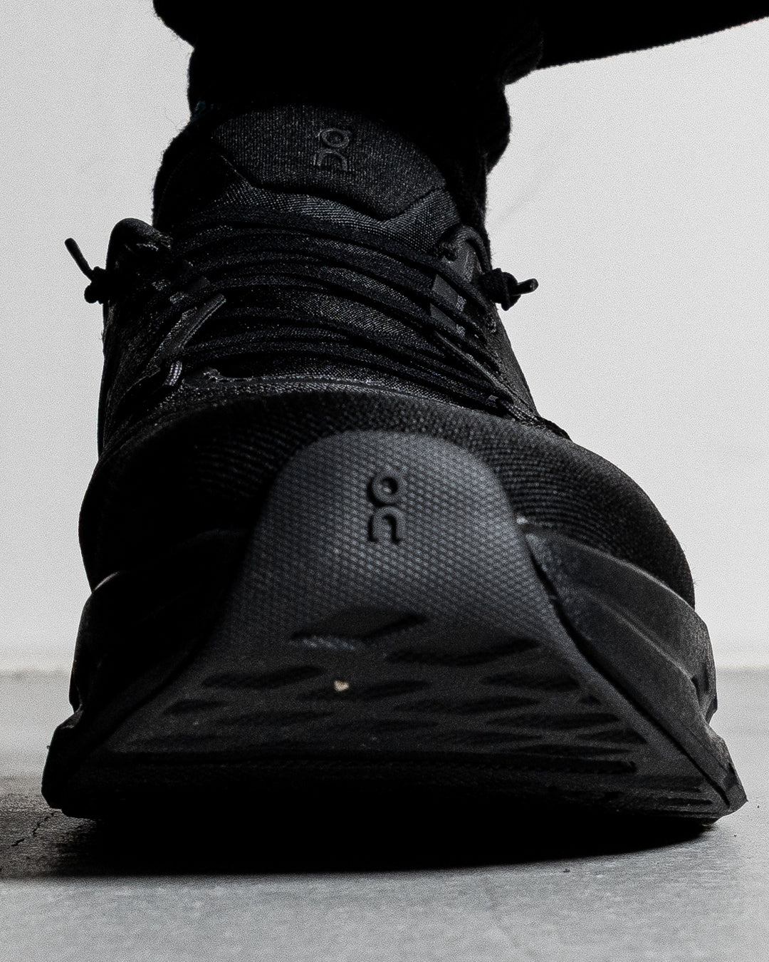 On Cloudtilt Eclipse | Black