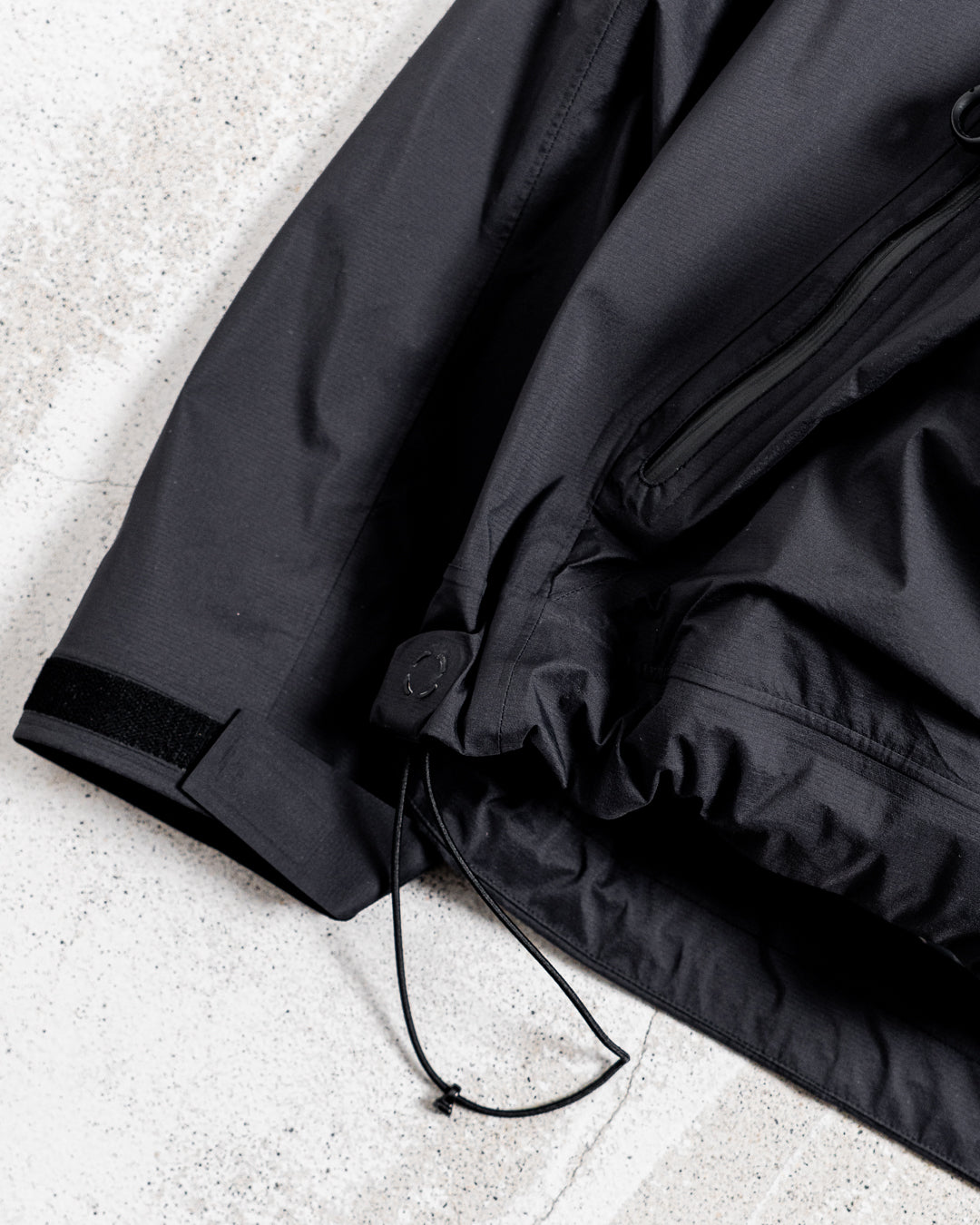 CMF OUTDOOR GARMENT SLASH SHELL COEXIST BRIGHT