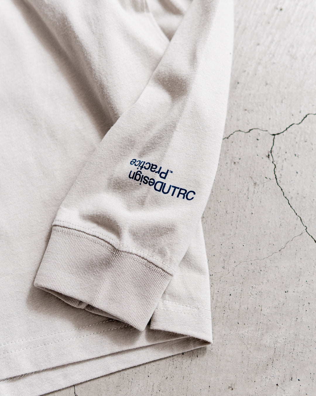 UNTRACE L/S Tee _212