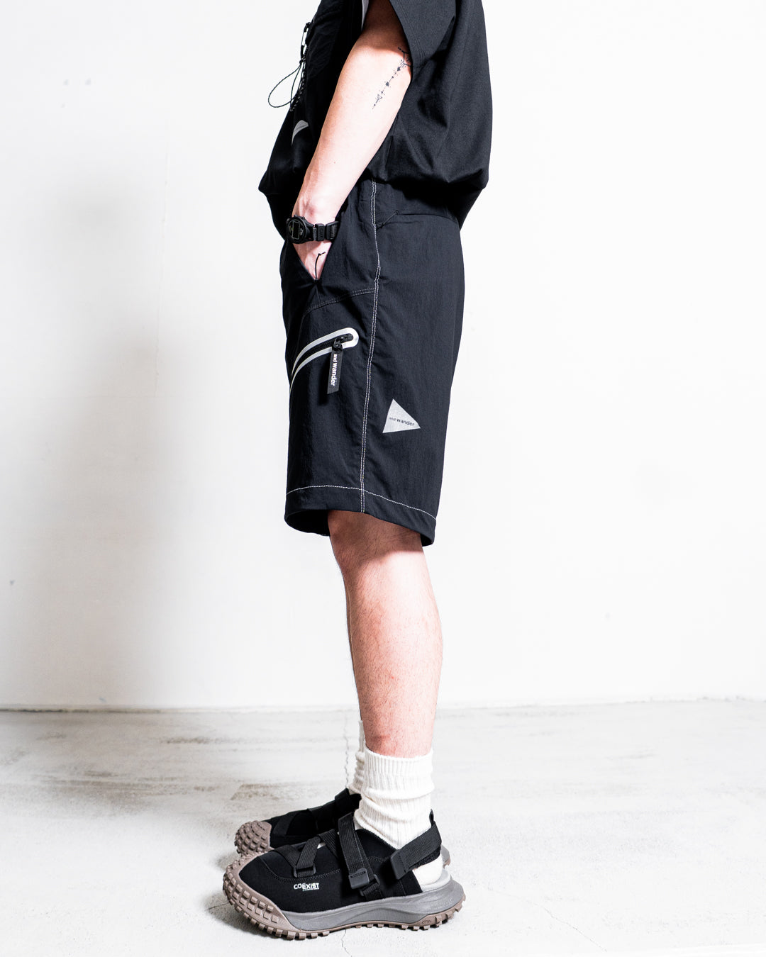 and wander light hike short pants