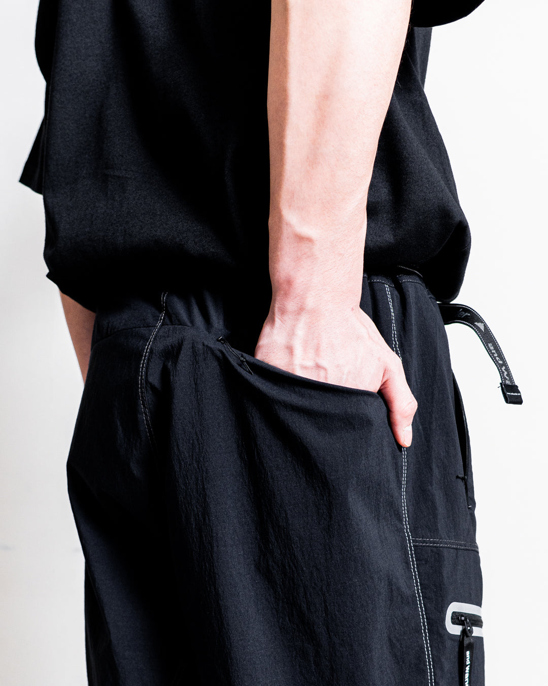 and wander light hike short pants