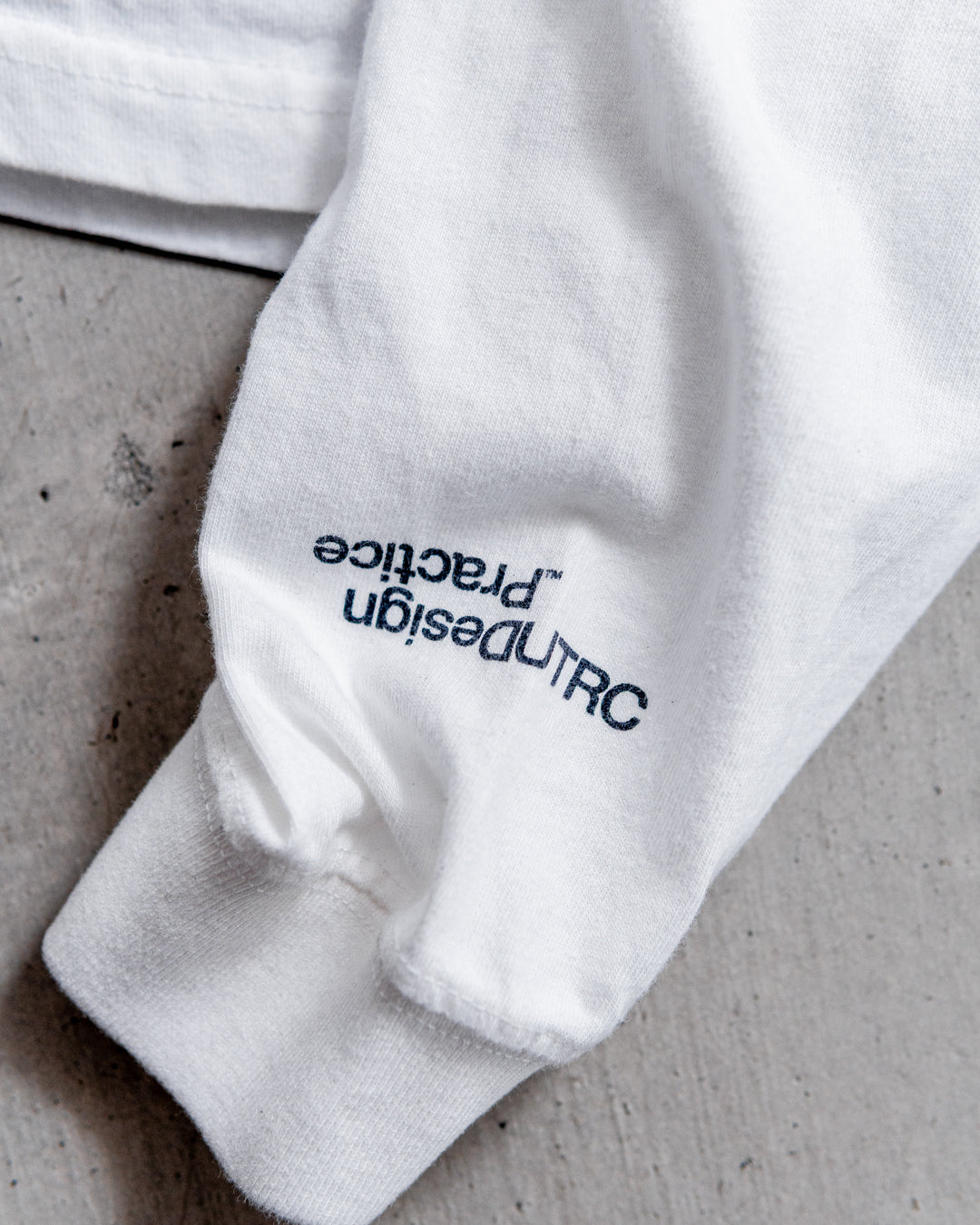 [RESTOCK]UNTRACE L/S Tee _211