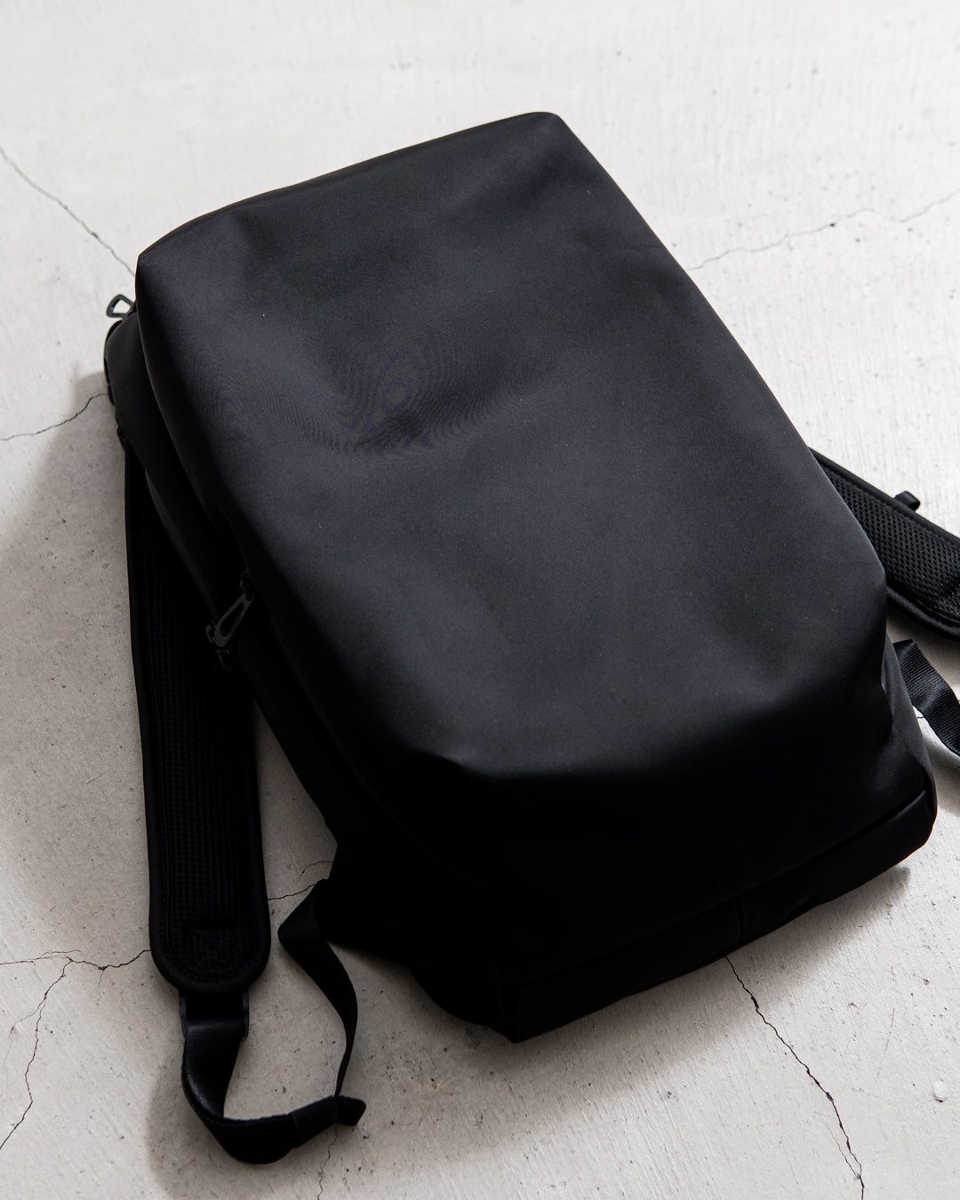 cote&ciel Saru Sleek Black