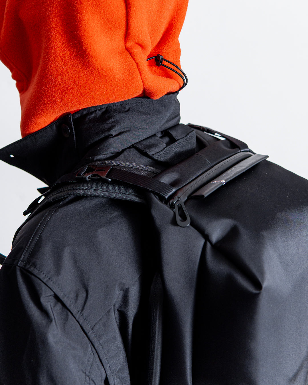 cote&ciel Saru Sleek Black