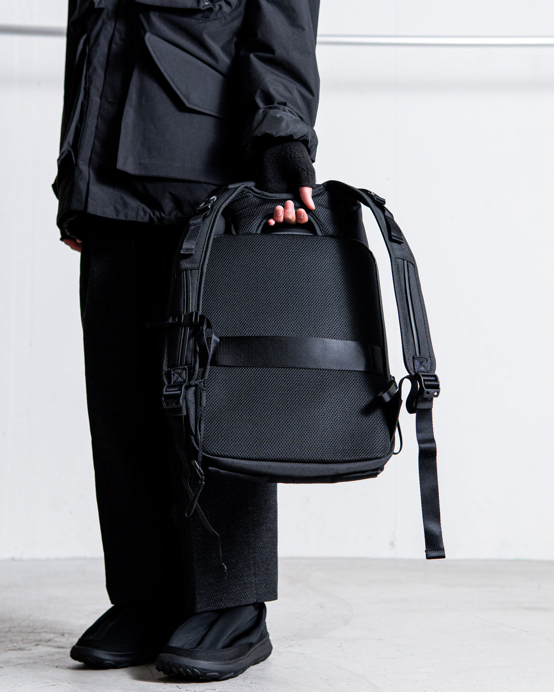 cote&ciel Saru Sleek Black