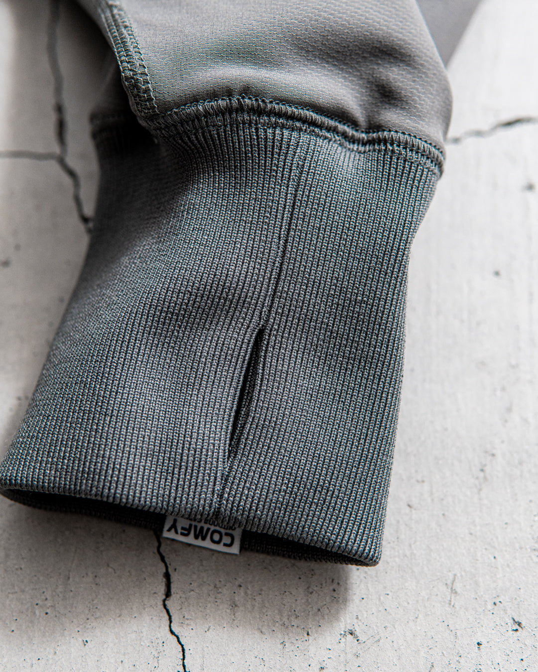 CMF OUTDOOR GARMENT DIVIDED SWEAT