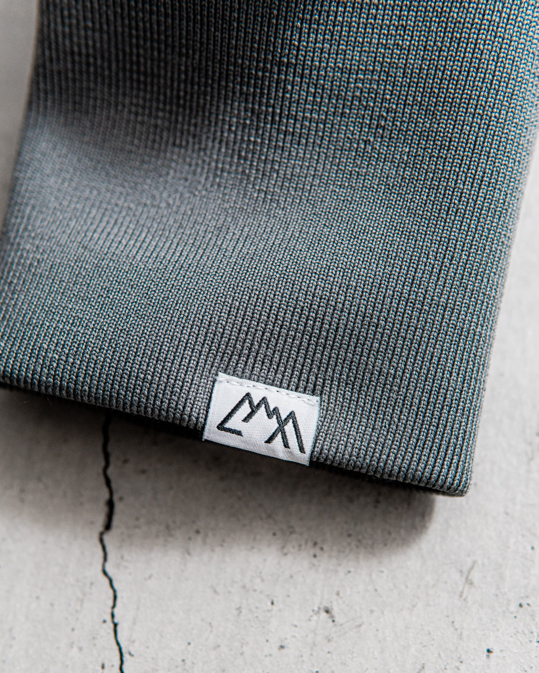 CMF OUTDOOR GARMENT DIVIDED SWEAT