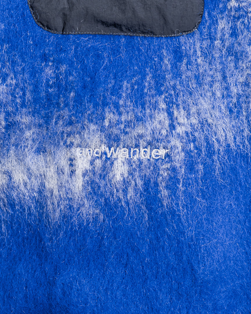and wander jacquard shaggy knit crew neck
