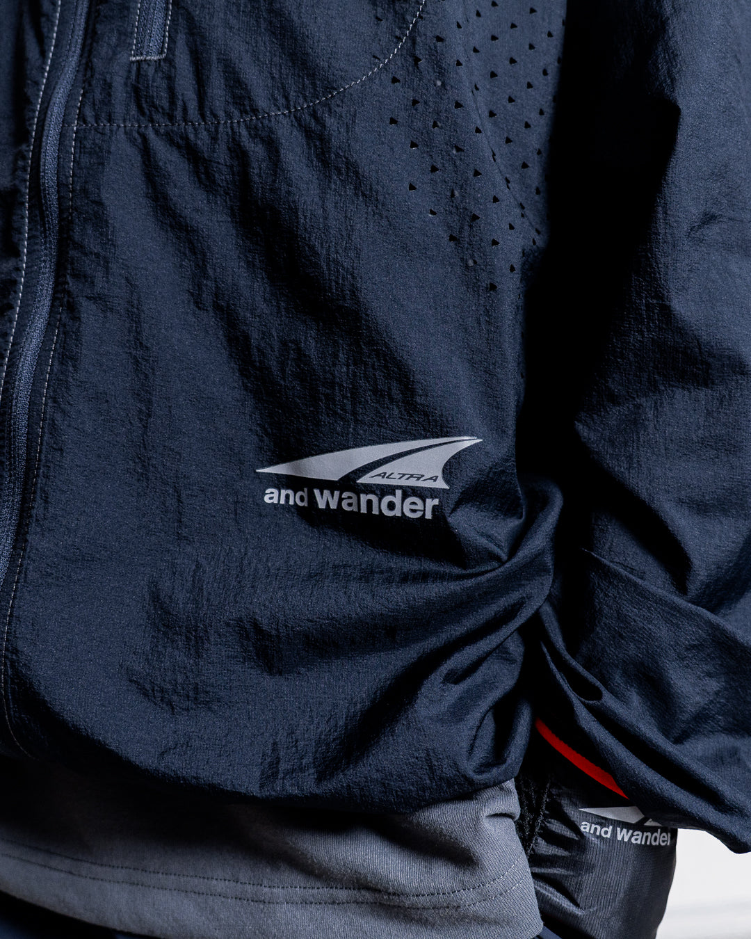 【collabolation】ALTRA × and wander ventilation wind jacket
