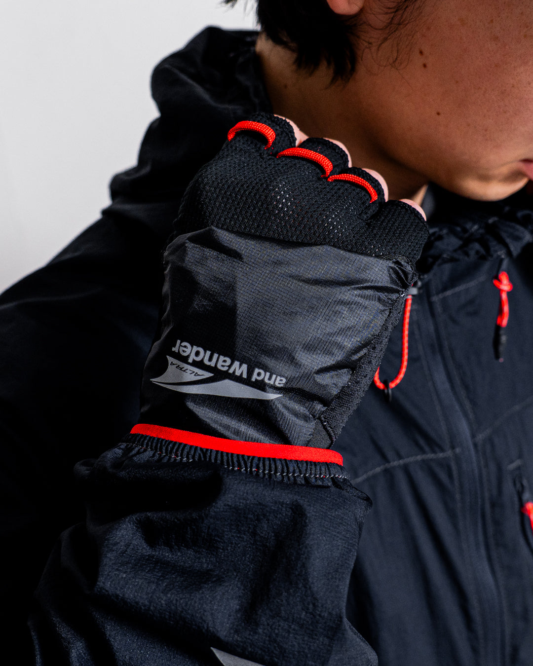 【collabolation】ALTRA × and wander half finger 2way glove