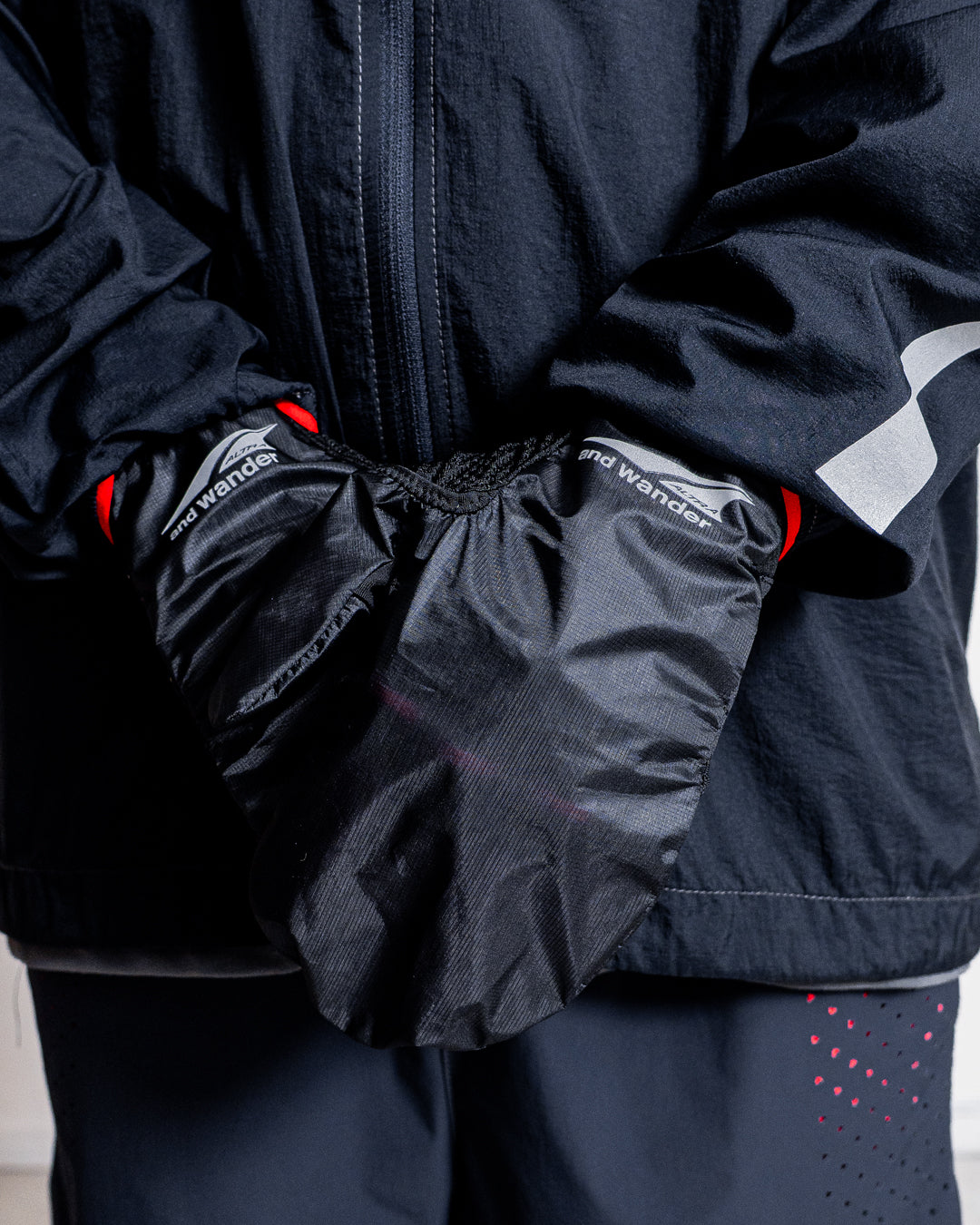 【collabolation】ALTRA × and wander half finger 2way glove