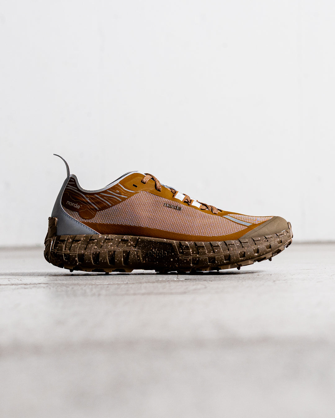 通販] norda(ノルダ) 001A Loam 商品ページ – zentex