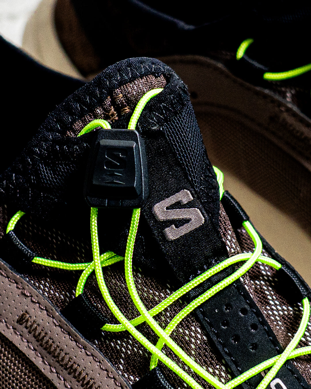 SALOMON SOLAMPHIBIAN Black Coffee / Iron / Rainy Day