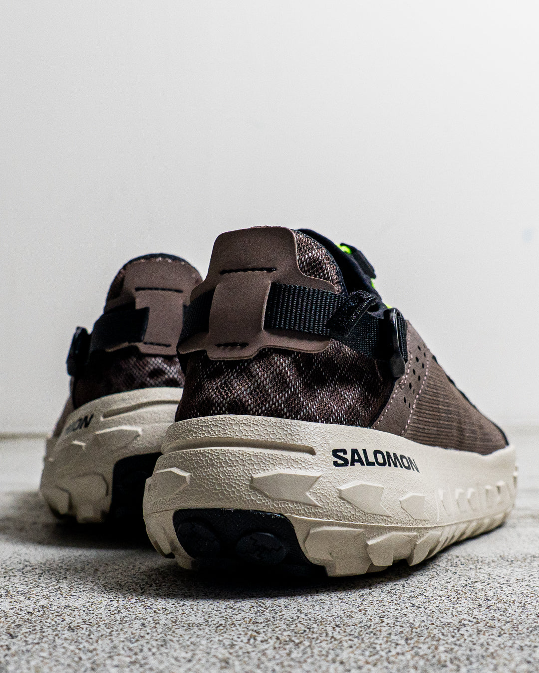 SALOMON SOLAMPHIBIAN Black Coffee / Iron / Rainy Day