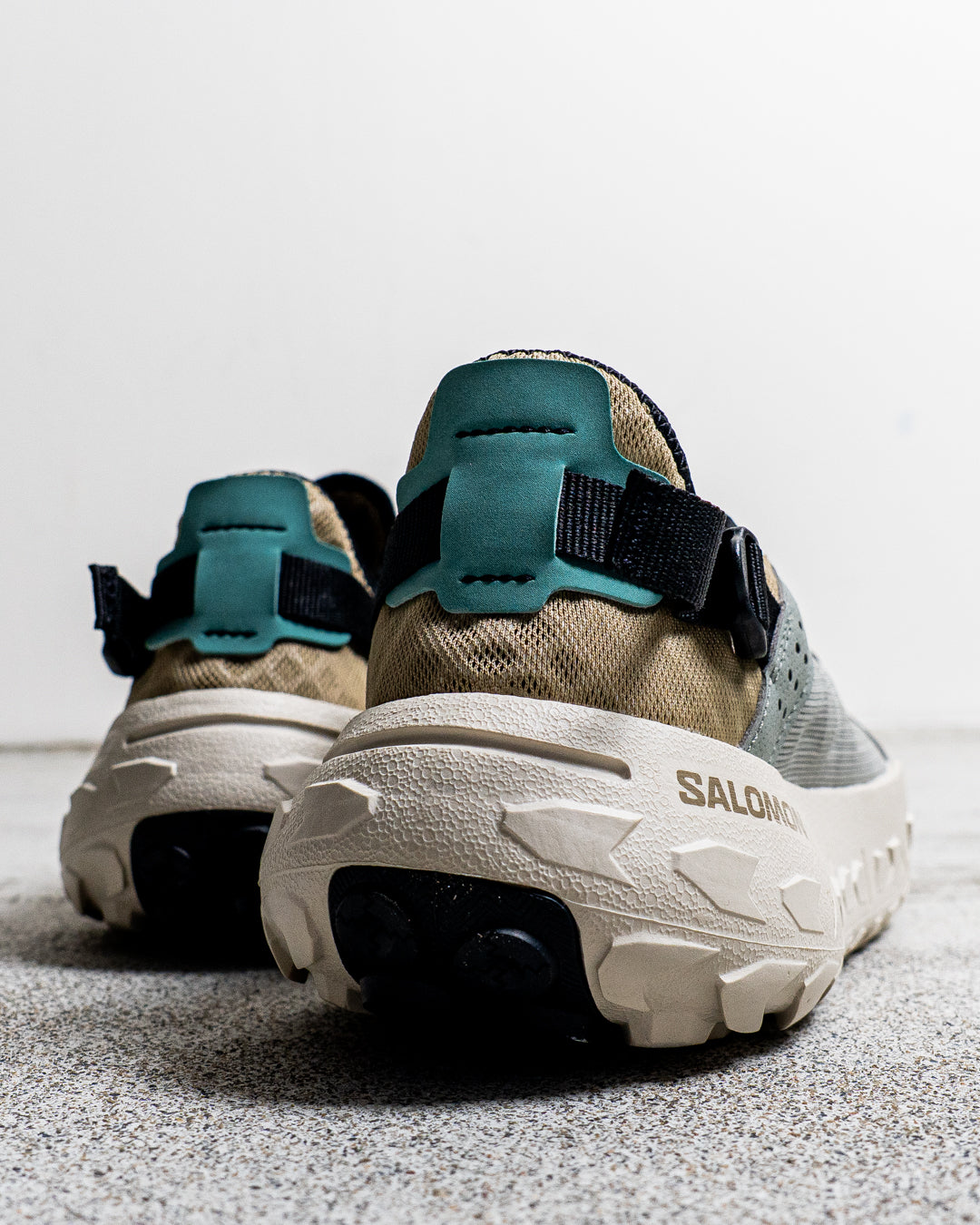 SALOMON SOLAMPHIBIAN Desert Tan / Wrought Iron / Clearly Aqua