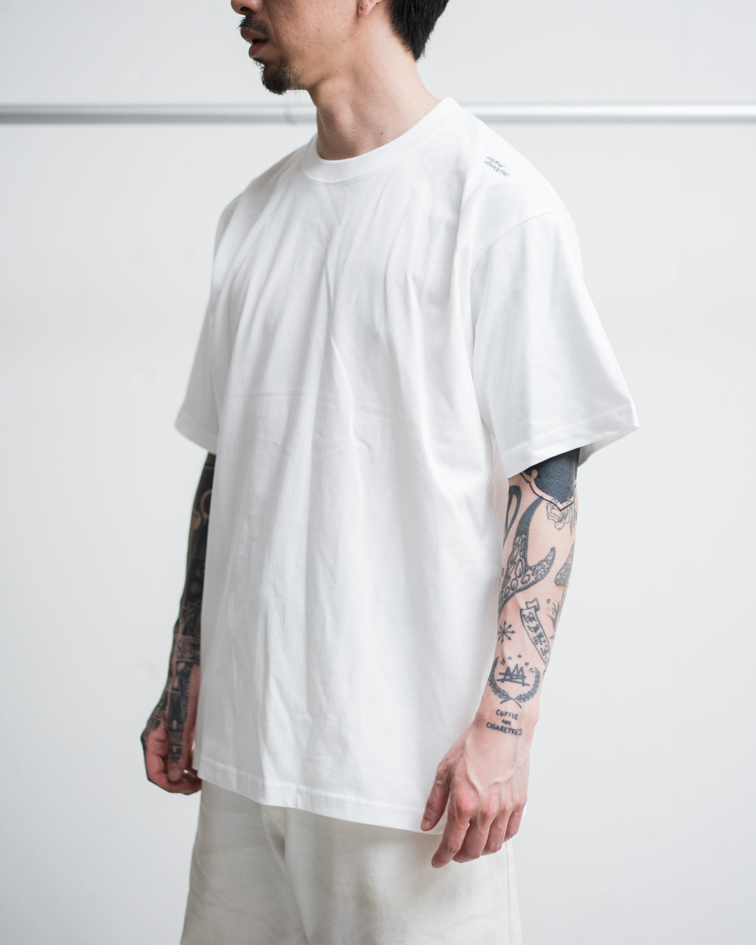 UNTRACE Tee S/S_175