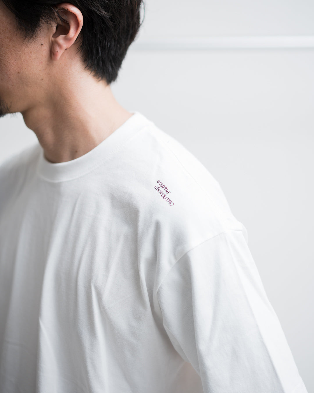 UNTRACE Tee S/S_175
