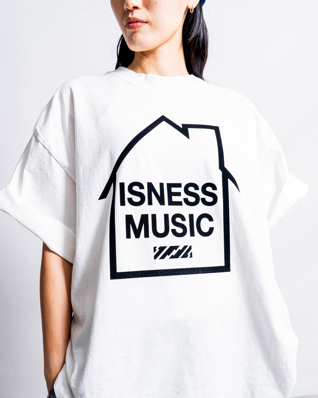 ISNESS MUSIC LOGO T-SHIRT FT