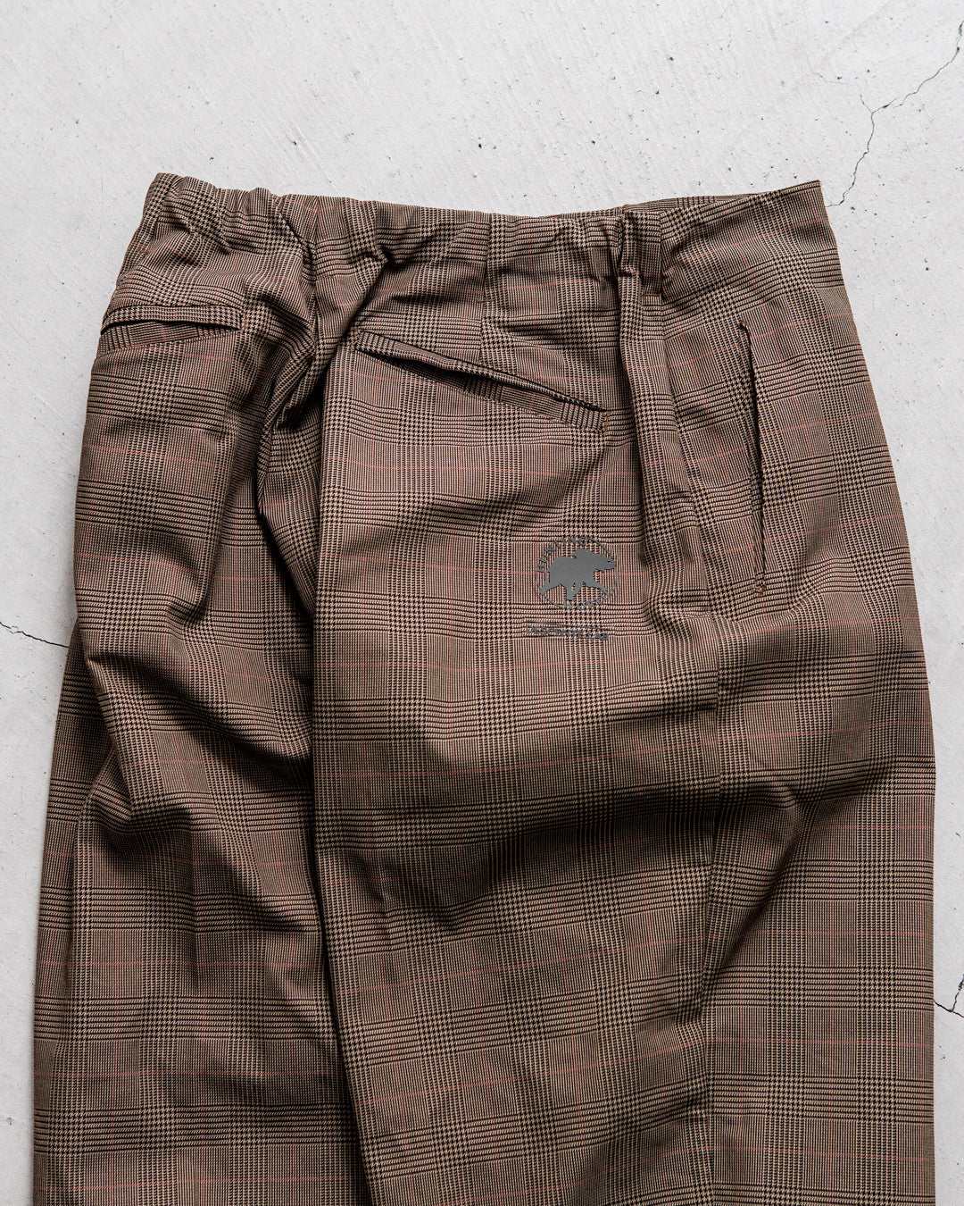 【limited】HUNTING WORLD CRAFTED BY DESCENTE.LAB ATY STRETCH WOVEN ONE TUCK CURVE PANTS
