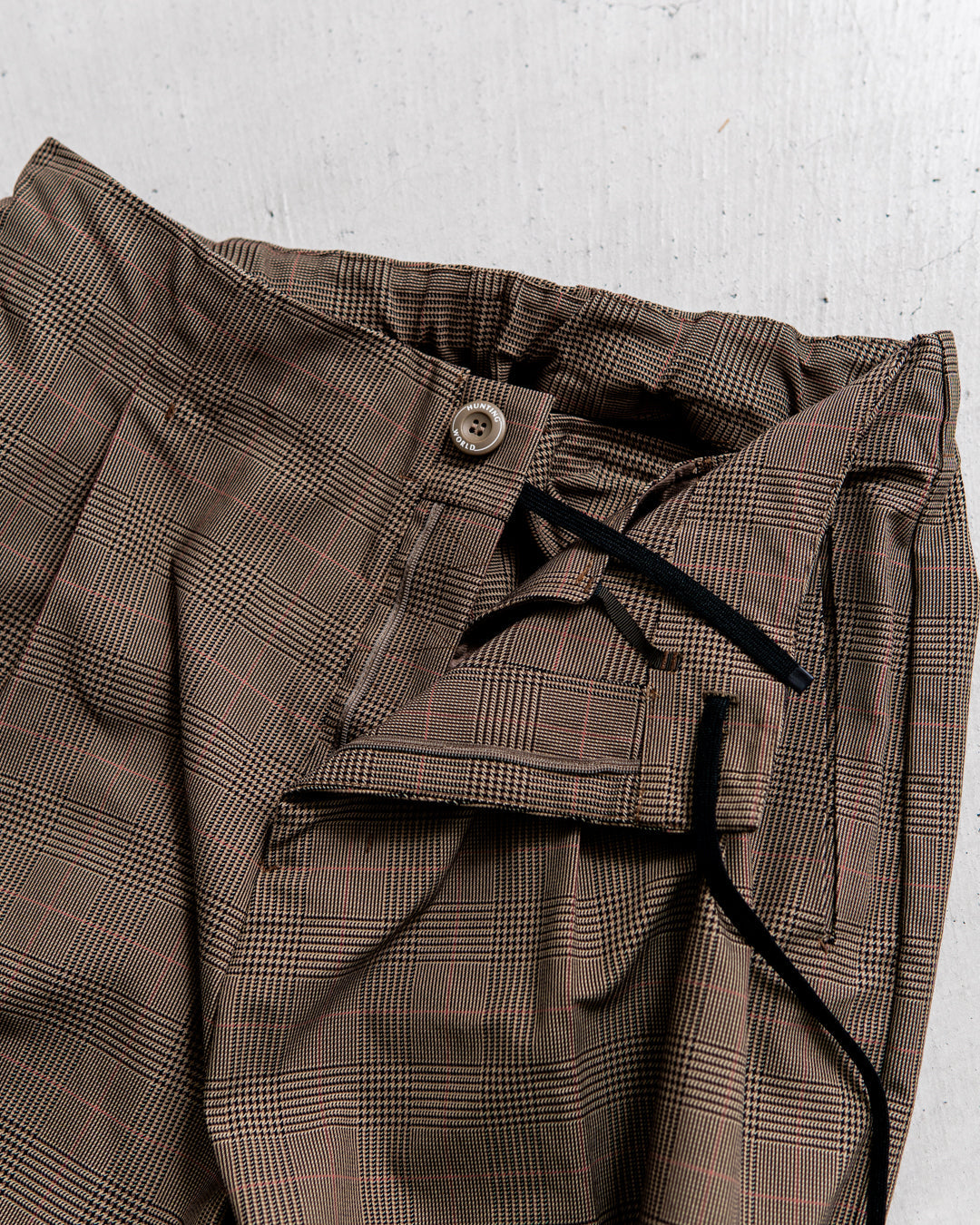 【limited】HUNTING WORLD CRAFTED BY DESCENTE.LAB ATY STRETCH WOVEN ONE TUCK CURVE PANTS
