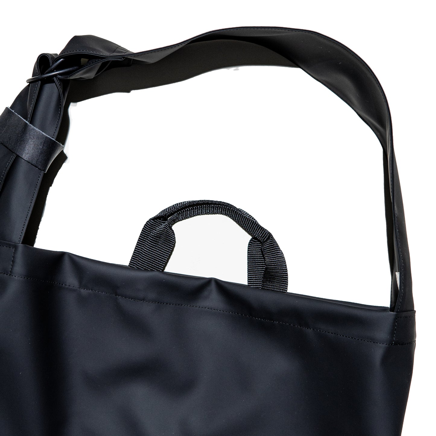 TASUKI SHOULDER <NO.2> Available in avariety of materials.