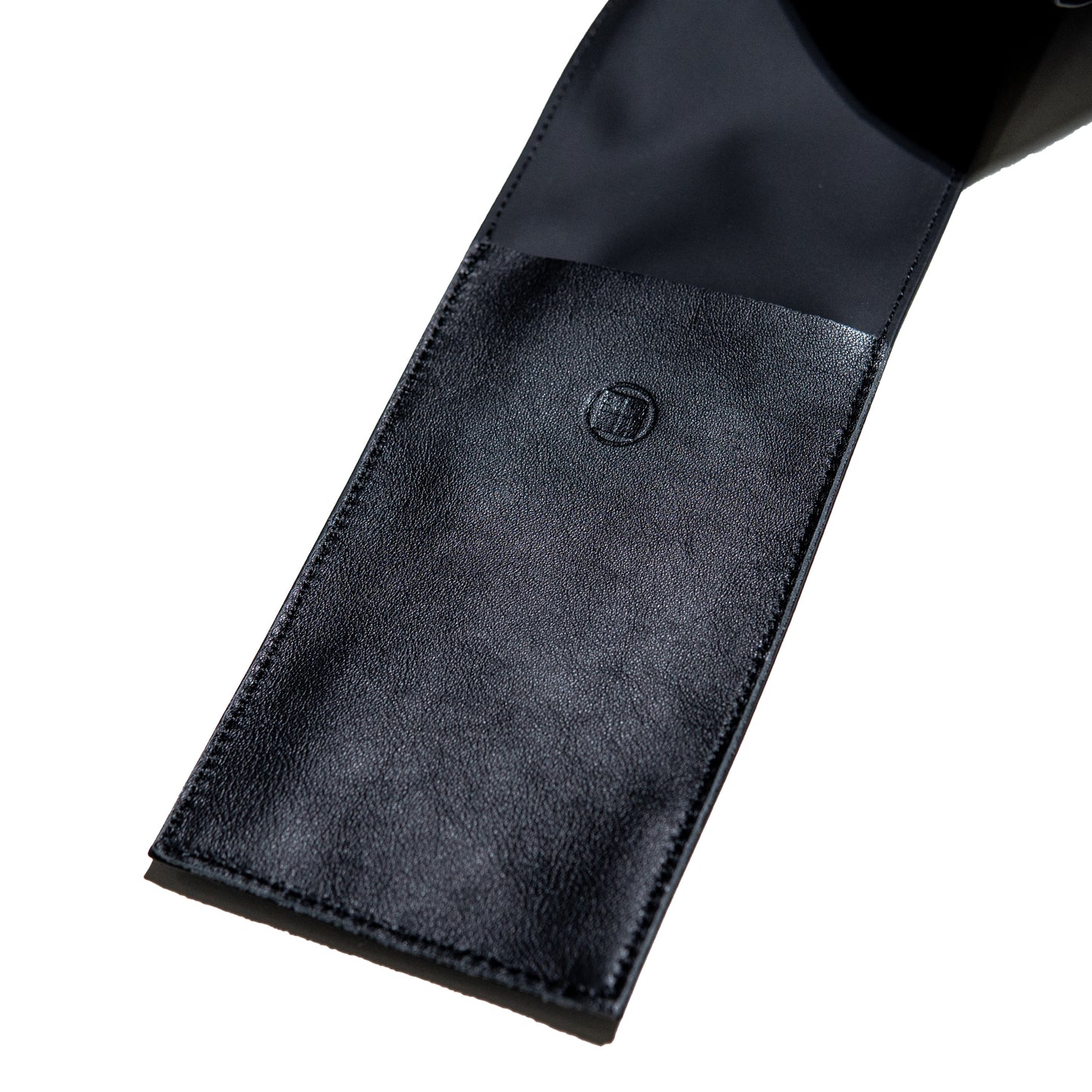 TASUKI SHOULDER <NO.2> Available in avariety of materials.