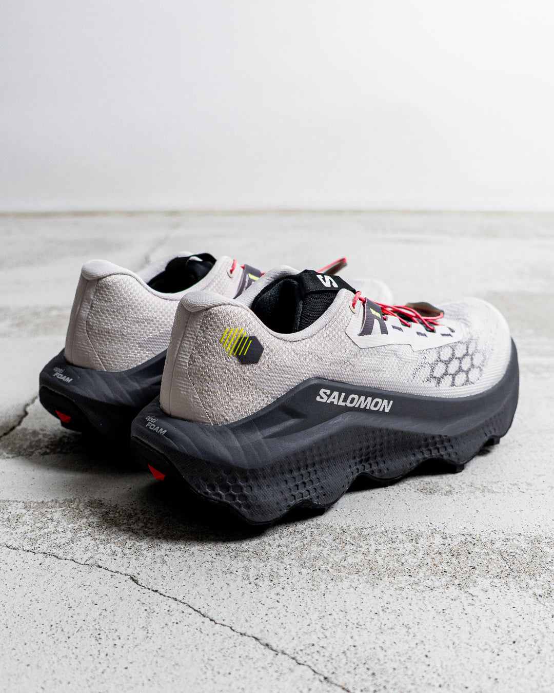 SALOMON ULTRA GLIDE 4 / Lilac Ash / Excalibur / Pink Yarrow