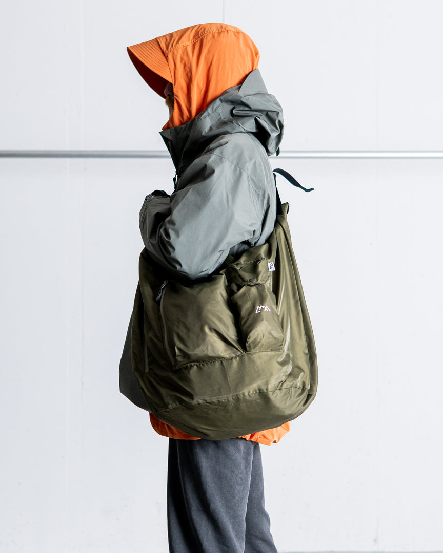 CMF OUTDOOR GARMENT ROLL BAG
