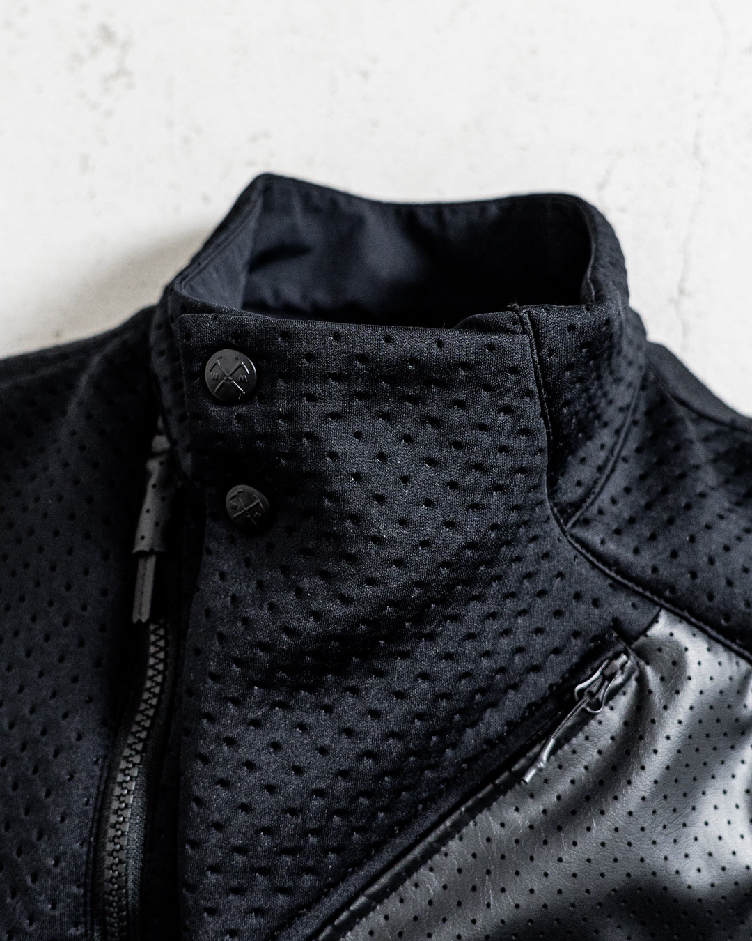 White Mountaineering PUNCHING ASYMMETRY VEST