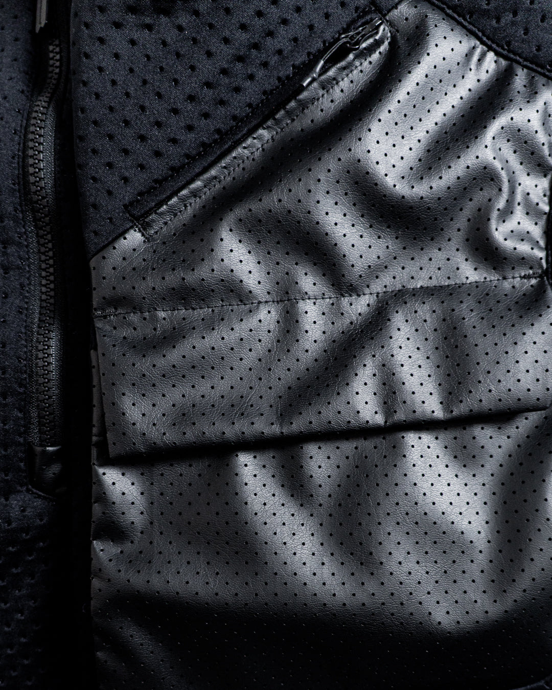 White Mountaineering PUNCHING ASYMMETRY VEST
