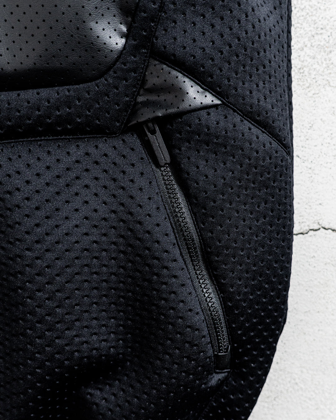 White Mountaineering PUNCHING ASYMMETRY VEST