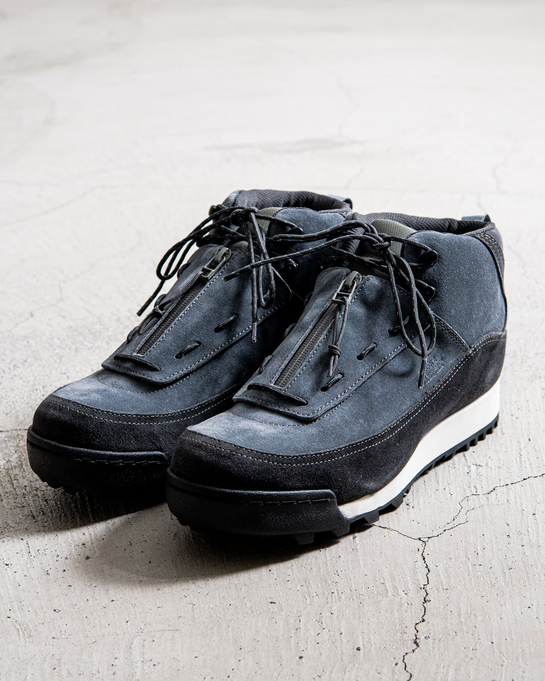 【collaboration】is-ness × SUICOKE FLOW-MID SHOES
