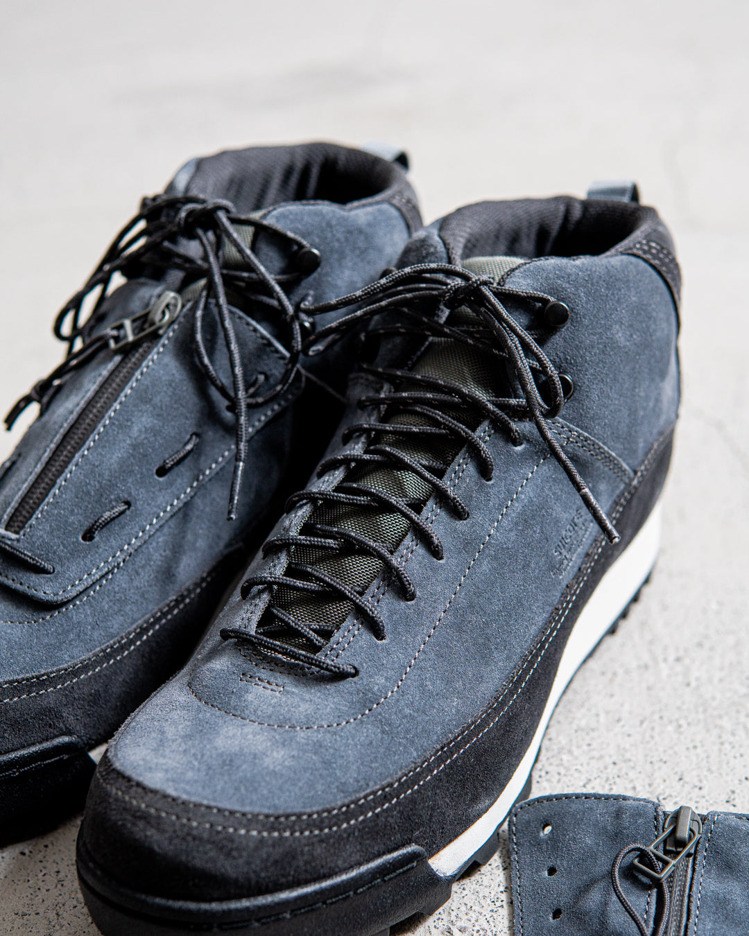 【collaboration】is-ness × SUICOKE FLOW-MID SHOES