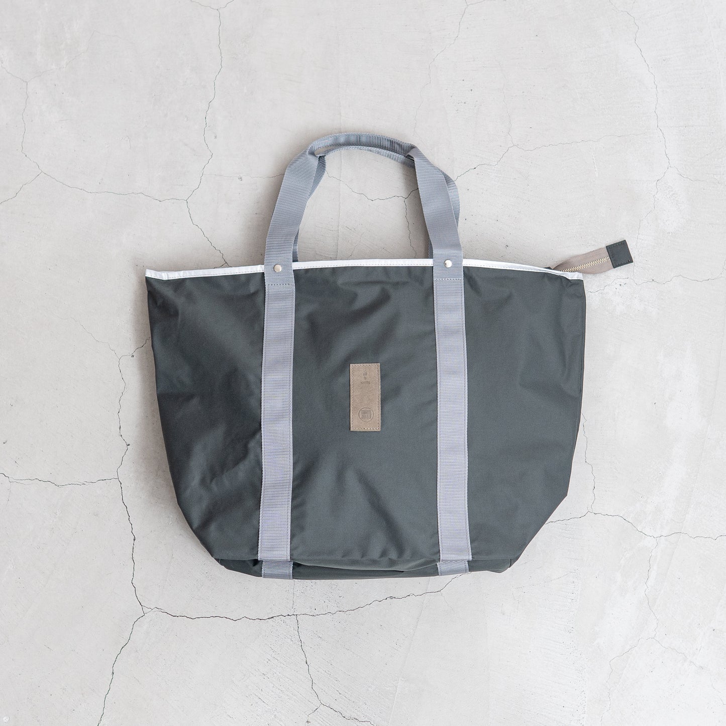 ARMS TOTE BAG