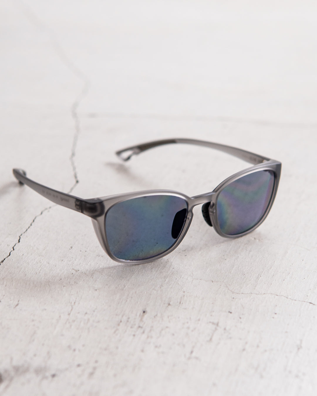 OWL MILS Izanagi : MATTE WHITE GRAY / PURPLE GRAY